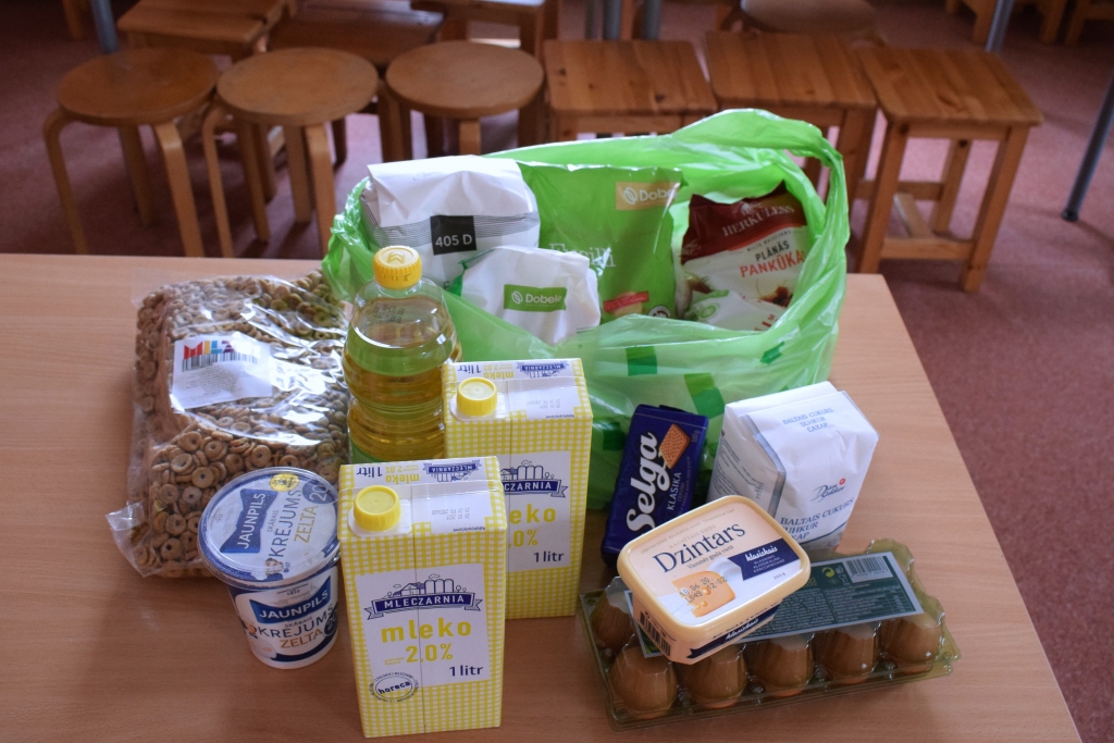 Vecumnieku novadā turpina izsniegt pārtikas pakas