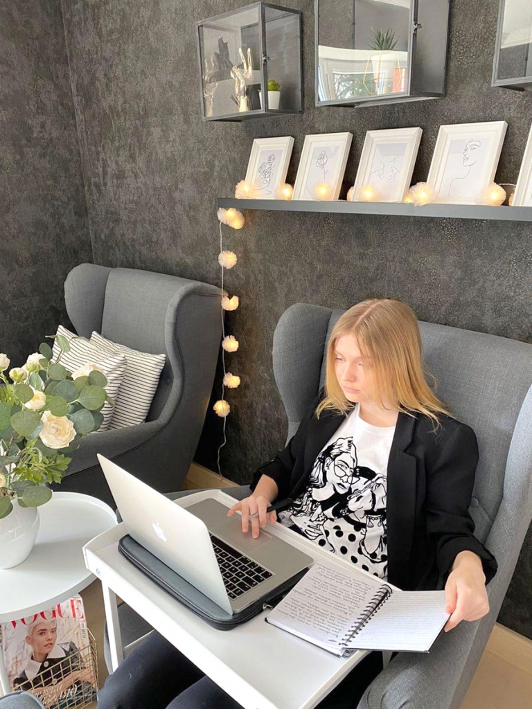 Skolēniem un studentiem attālinātais darbs ir intensīvāks