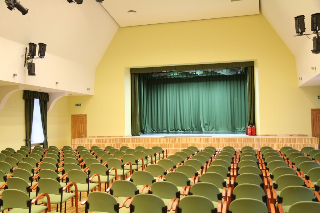 Iecavas kultūras nams pamazām atsāk darbu