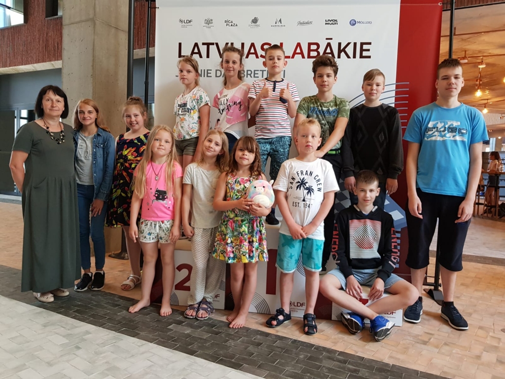 Dambretē septiņas godalgas baušķeniekiem