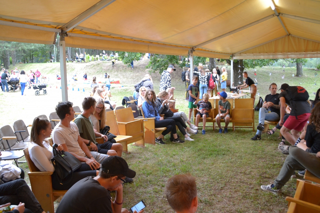 Vecumniekos sarīko jauniešu festivālu «Tepat»