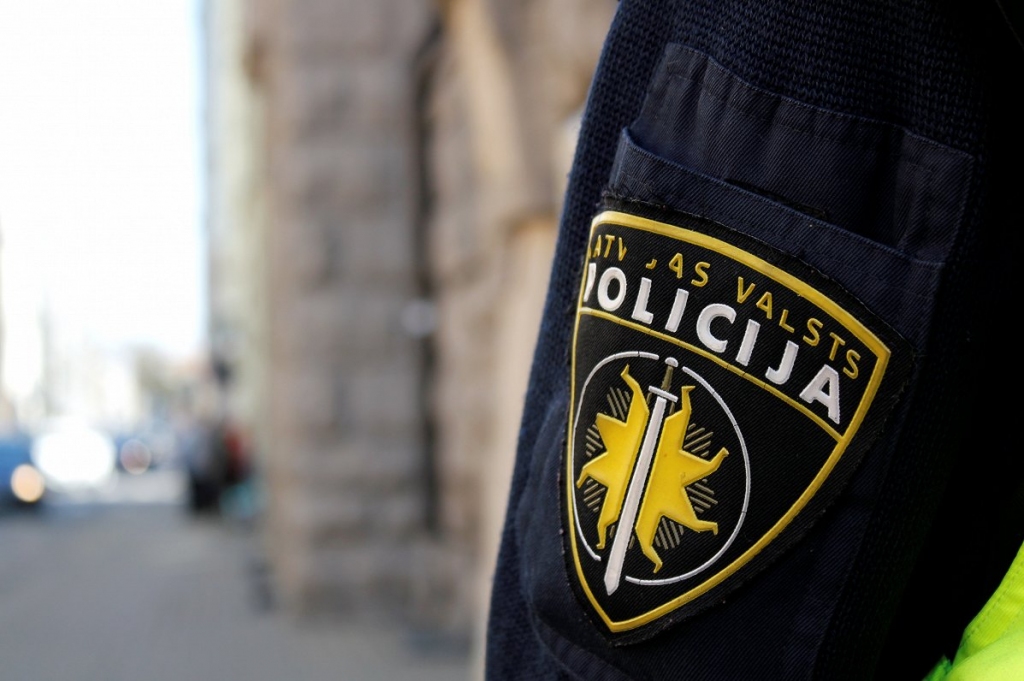 Policija sākusi administratīvo lietvedību par emocionālu vardarbību pret bērnu Bruknas muižā