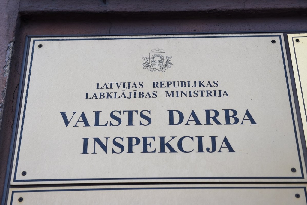 Nekonstatējot pārkāpumus, darba inspekcija izbeidz lietvedību par nepilngadīgo nodarbināšanu Bruknas muižā
