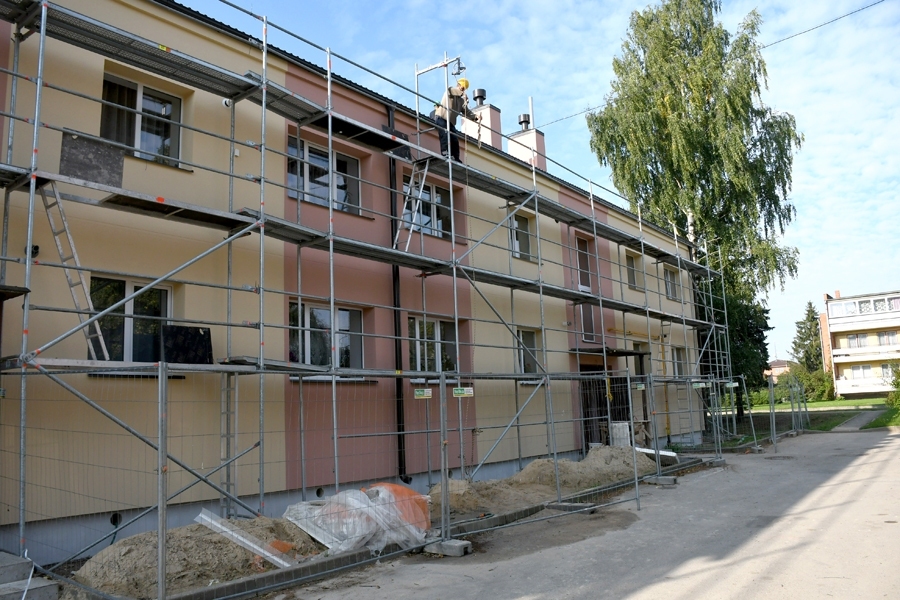 Bauskā noslēgumam tuvojas Zaļās ielas 13. mājas renovācija