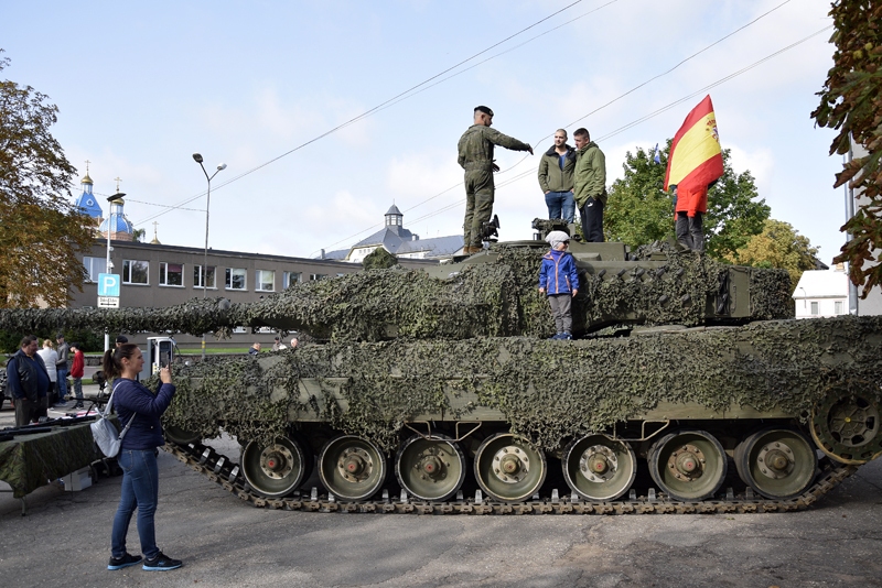 Bauskā piestāj tanks «Leopard-2»