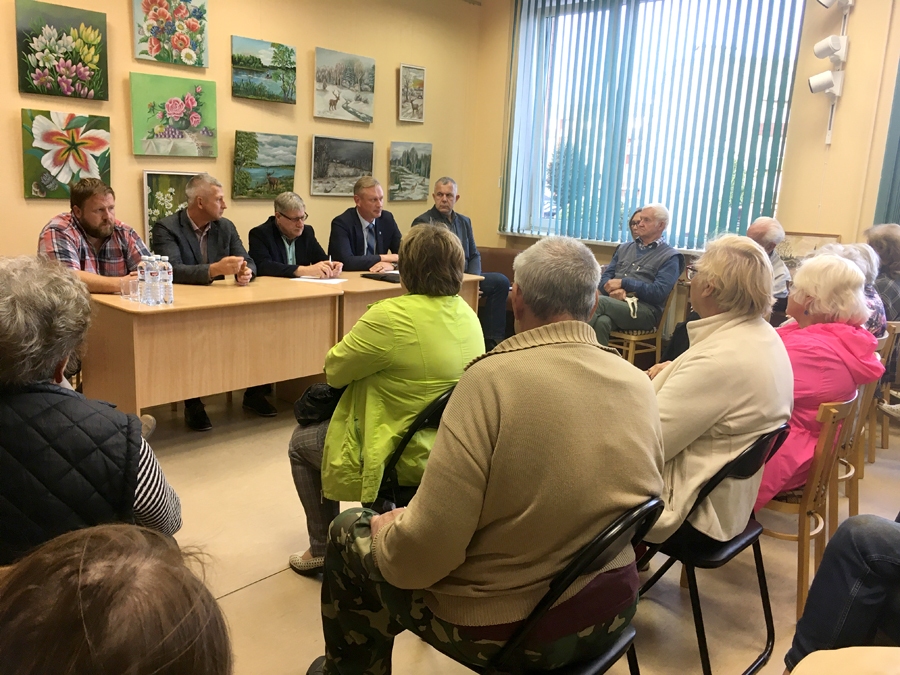 Pašvaldības vadība tiekas ar iedzīvotājiem