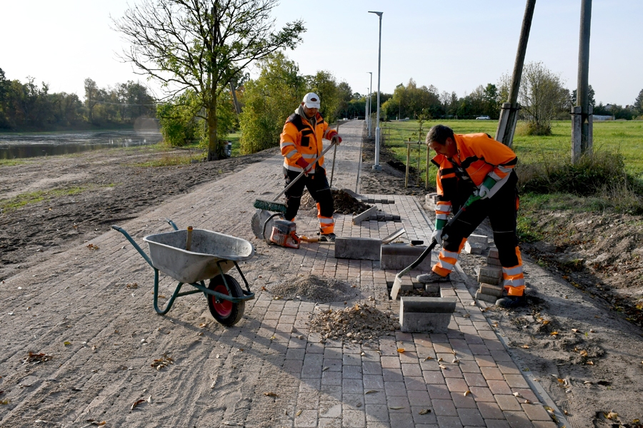 Pilsrundālē turpina labiekārtot vidi