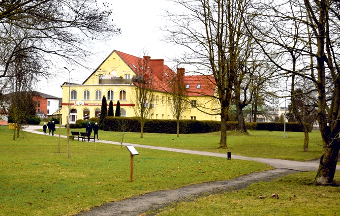 Pašvaldība iegādāsies parka daļu