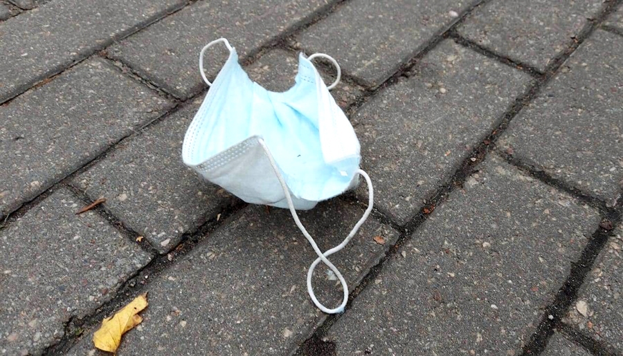 Izmantotās vienreizlietojamās sejas maskas jāizmet sadzīves atkritumu tvertnēs