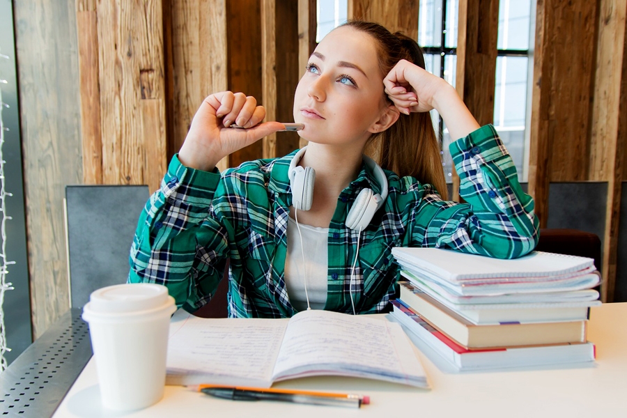 Studenti rada platformu, lai palīdzētu skolotājiem attālināto mācību laikā