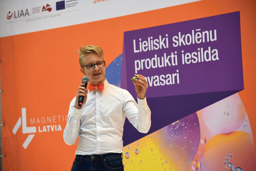 Simpātijas pa pastu