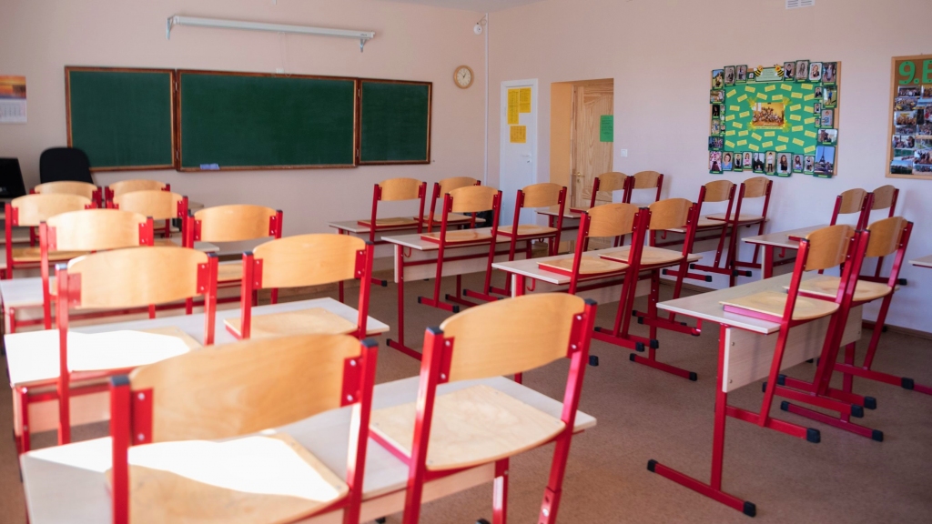 Codes pamatskolā pedagogiem par darbu Covid-19 apstākļos mazākā piemaksa bijusi 15 eiro, bet lielākā – 68 eiro