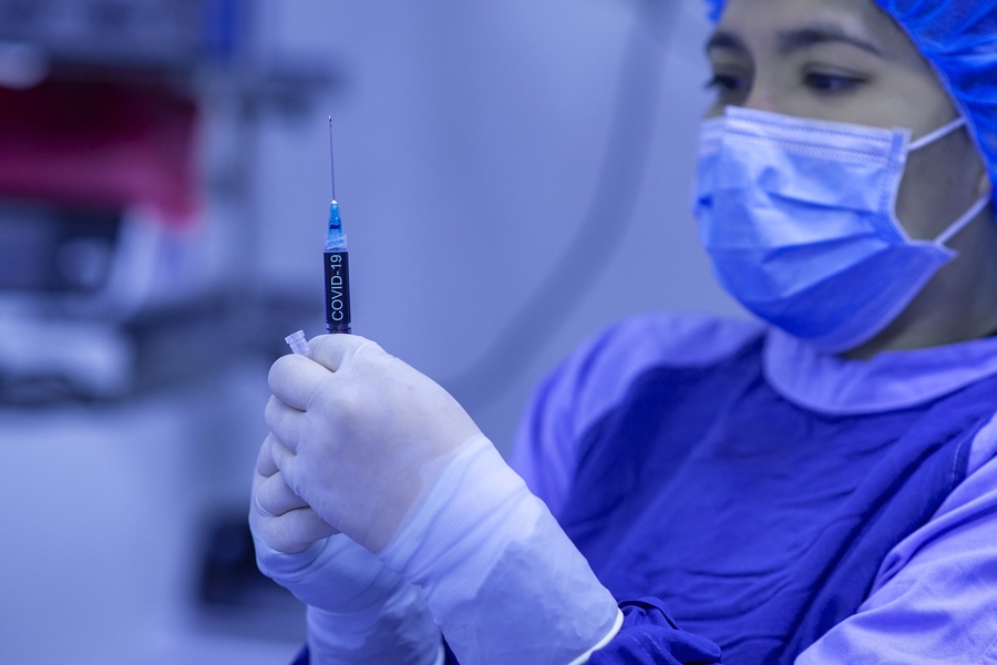 Zāļu valsts aģentūra: ko zinām par «Moderna» izstrādāto vakcīnu pret «Covid-19», un ar ko tā atšķiras no «Pfizer» un «BioNTech» vakcīnas