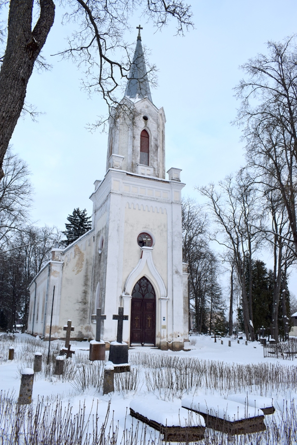 Nav draudzes spēkos apsaimniekot īpašumu