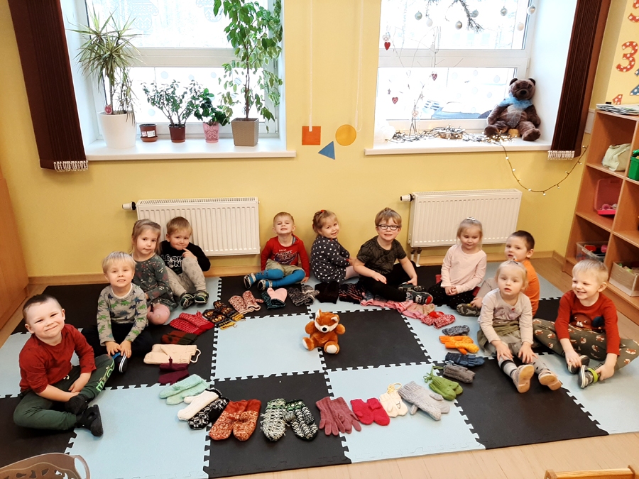 Cimdiņu ceļā «dodas» 202 dūraiņu pāri