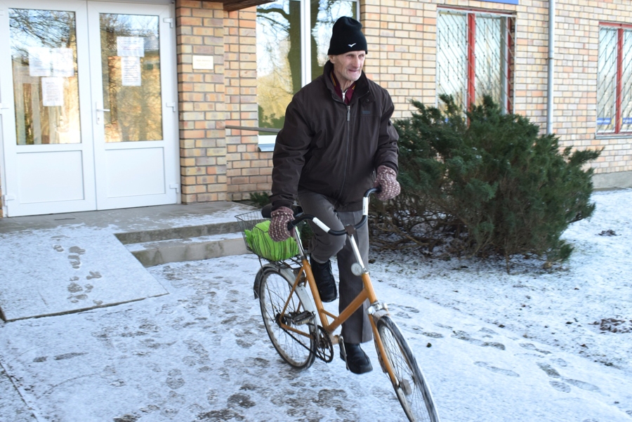 Vakcinējas par 70 gadiem vecāki seniori