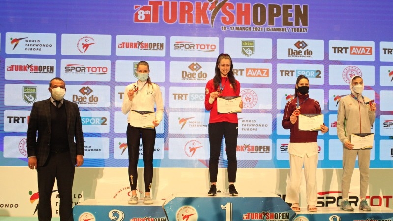 Jolanta Tarvida triumfē pasaules reitinga turnīrā Stambulā; Inesei Tarvidai sudrabs