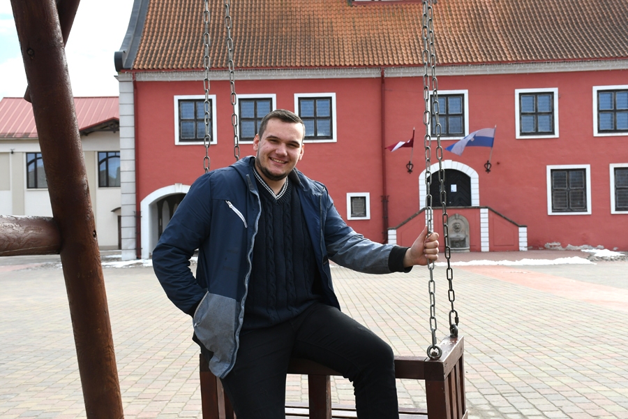 Labdarības maratona virzītājs