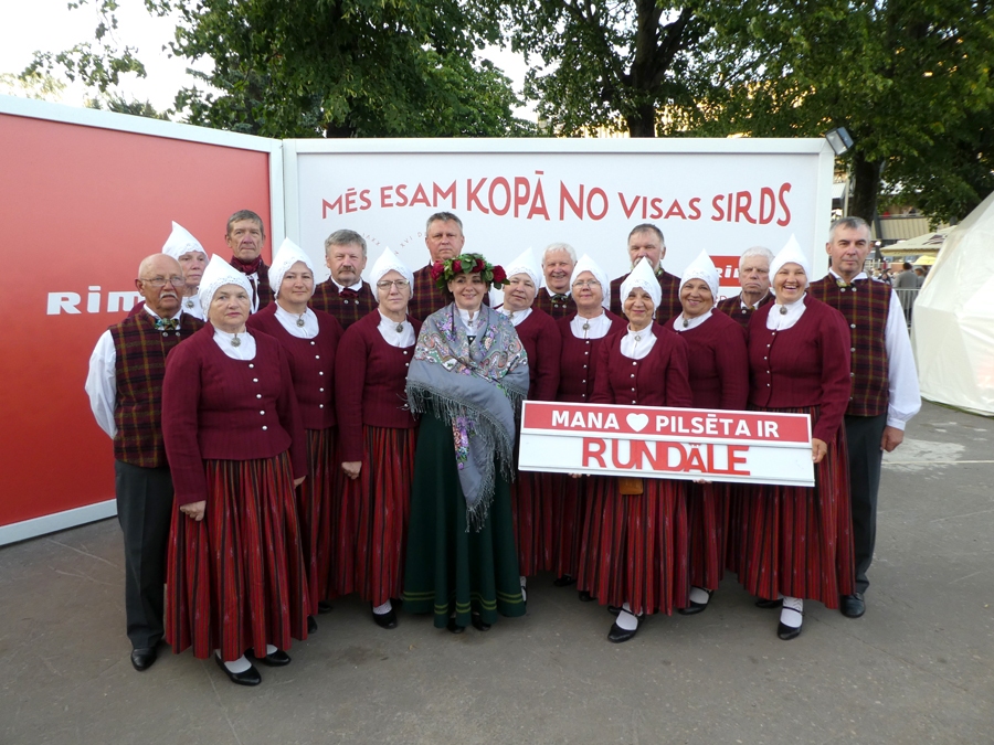 «Roku rokā esam kopā!»