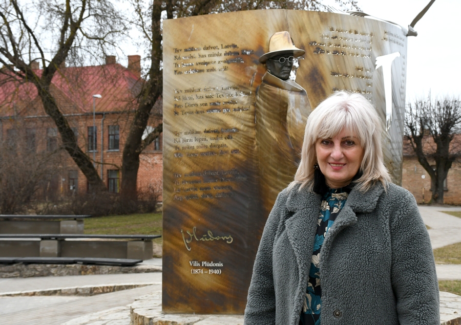 Izaugusi starp skolotājiem