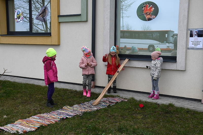 FOTO: Pilsrundālē Lieldienās putni atnes pavasari