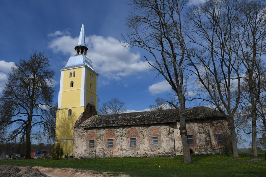Mežotnes dievnama torņa atjaunošana tuvojas nobeigumam