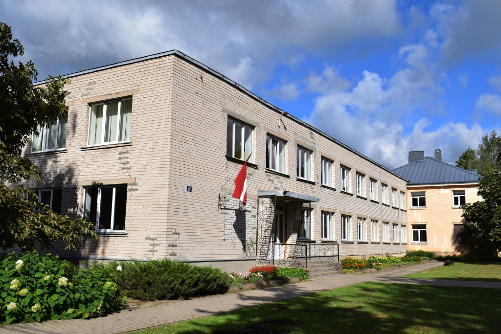 Spriež par vairāk kā septiņu miljonu eiro aizņēmumu Vecumnieku vidusskolas ēkas pārbūvei