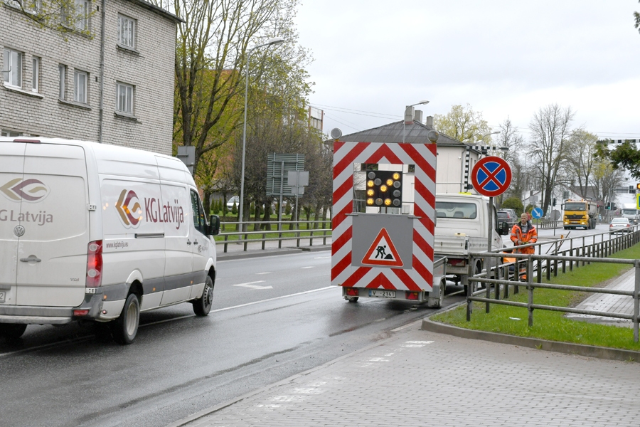 Iecavā sāk A7 asfalta kārtas maiņu