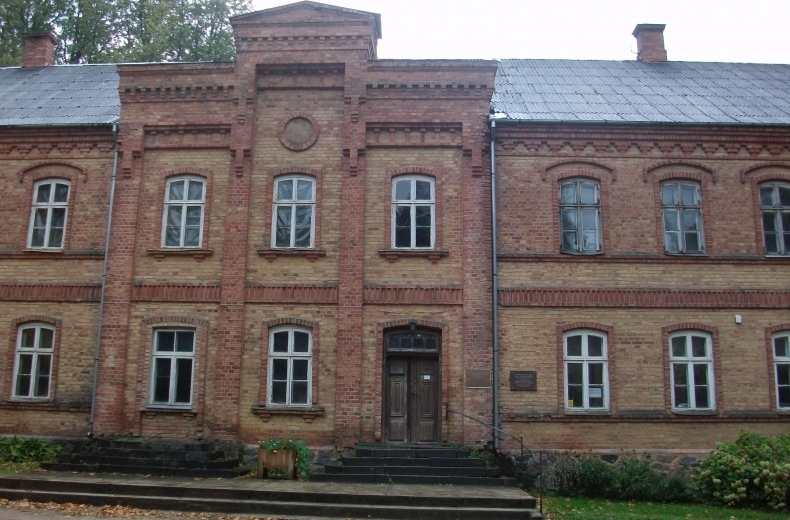 Vecumnieku Sarkanajā skolā par 129 000 eiro veido daudzfunkcionālu sociālo pakalpojumu centru