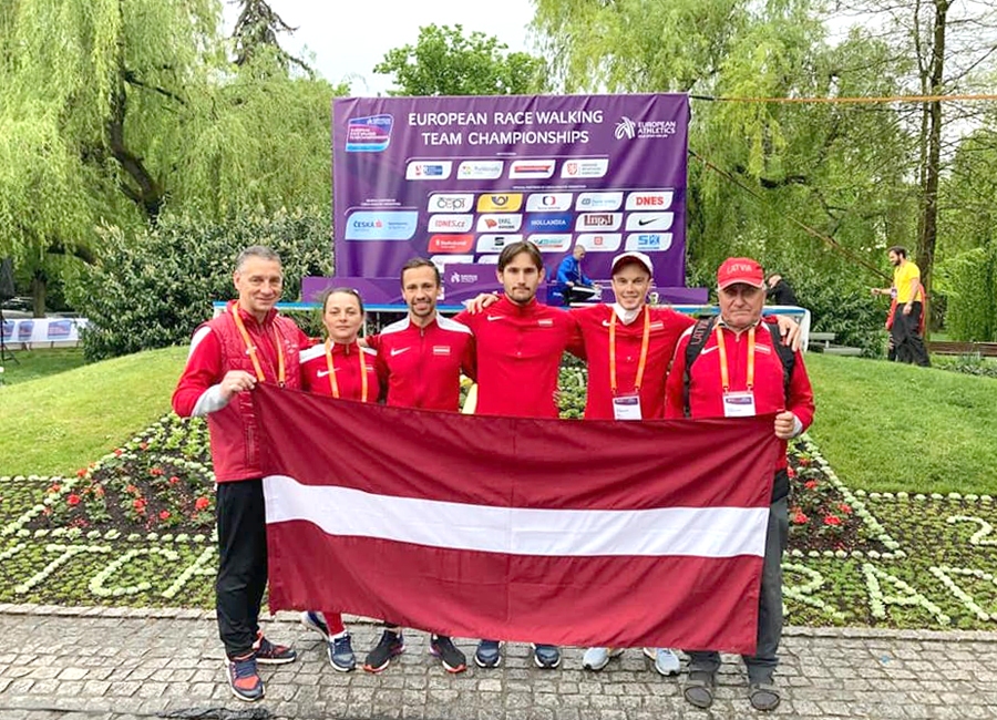 Smolonskis klauvē pie Olimpiādes durvīm