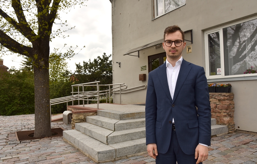 Ministrs apmeklē vietējos objektus