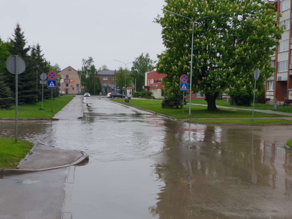 Bauskā maija kopējais nokrišņu daudzums krietni pārsniedz mēneša normu; sausāku laiku sola no jūnija otrās nedēļas