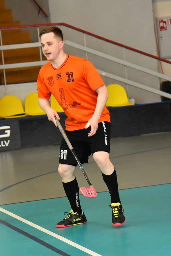 Florbolā «nokauj» līderus