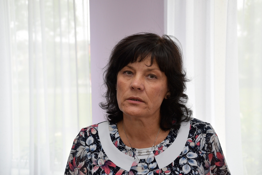 Misas pamatskolas direktore uzteic darbu