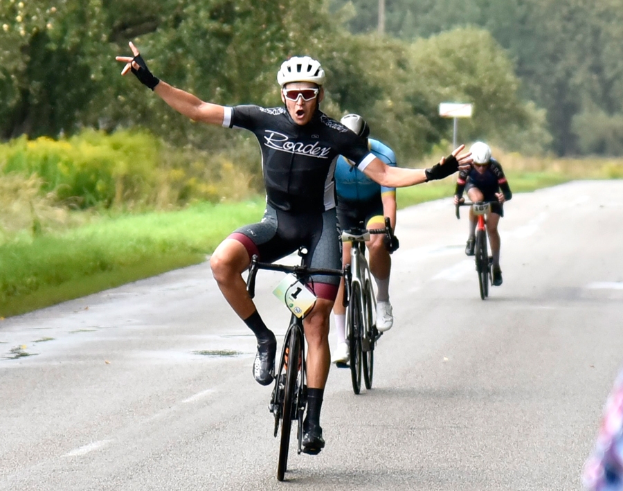 Spēcīgākie dalībnieki «pakur uguntiņu»