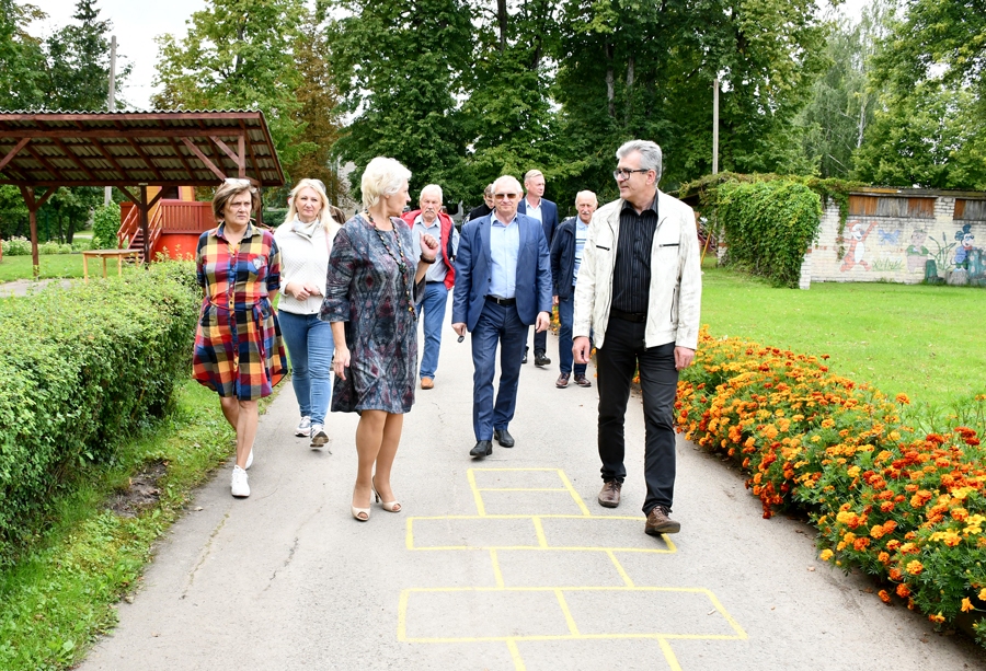 Materiāltehniskā bāze skolās nodrošināta