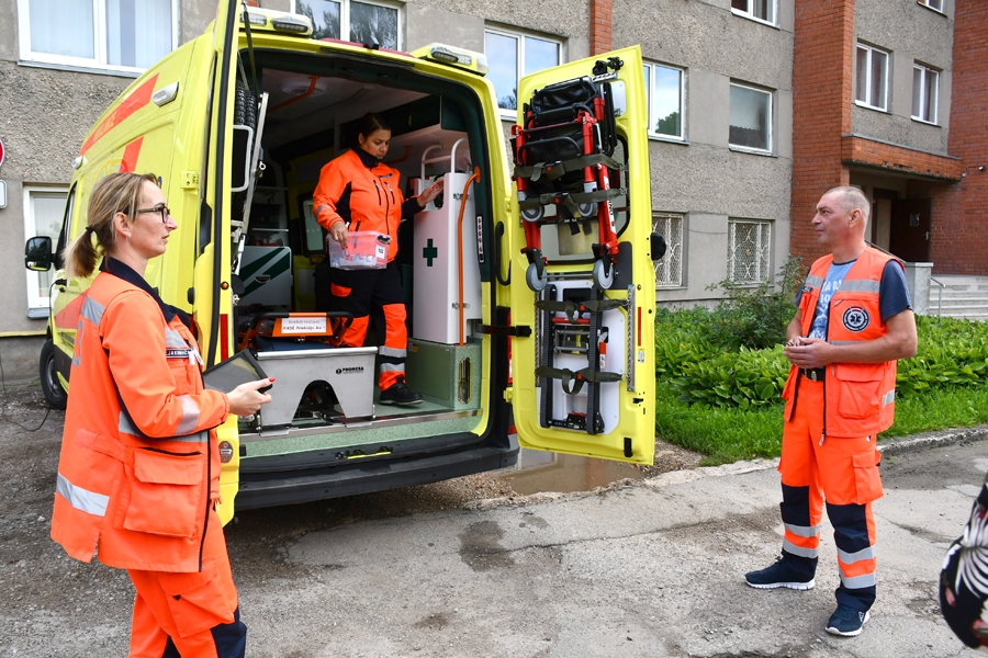 Mediķi pie pacientiem dodas jaunos auto