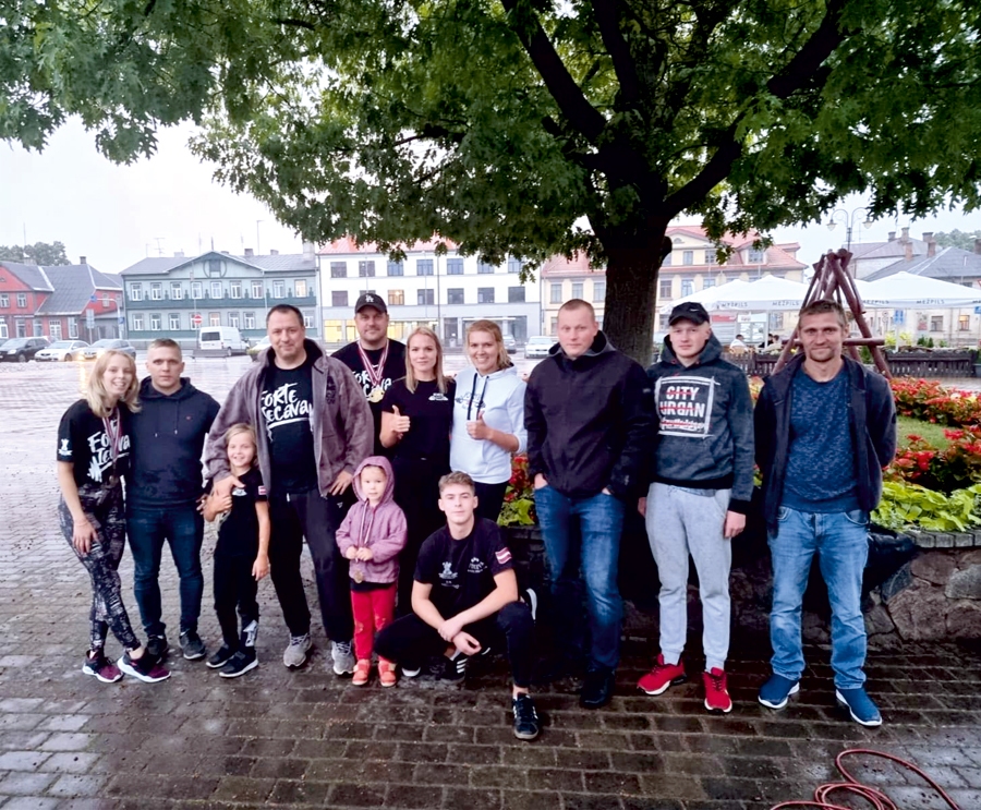 Aizvada spēka divcīņu