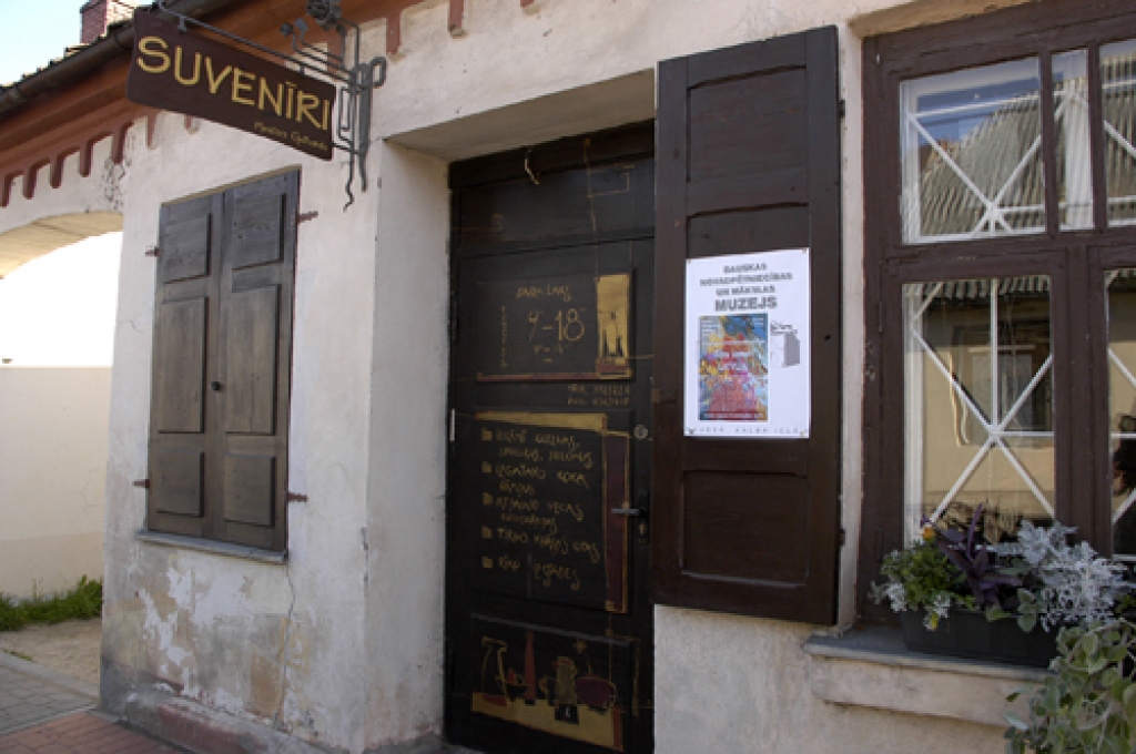 Salonā «Meistars Gothards» viesosies graviere, cepurniece un juvelieris 