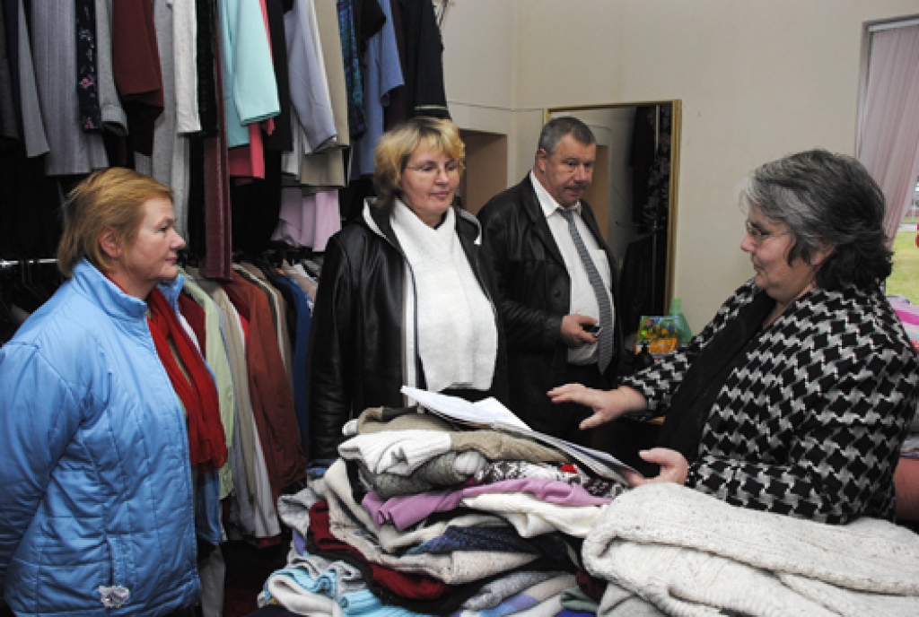 Par uzdevumiem palīdzības darbā spriež Sarkanais Krusts