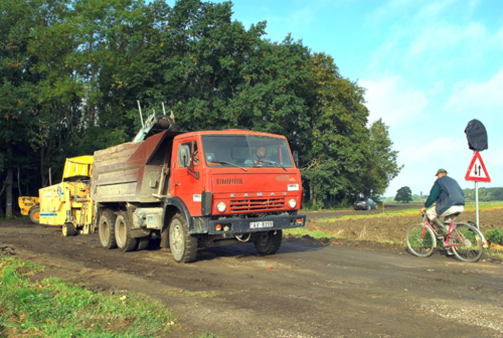 Gailīšu pagastā salabo «cukura ceļu»