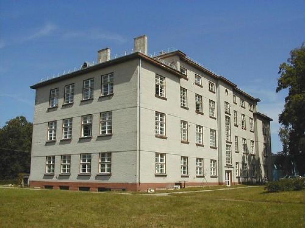 Skolēni darbojas biznesa pamatu apguves vasaras nometnē