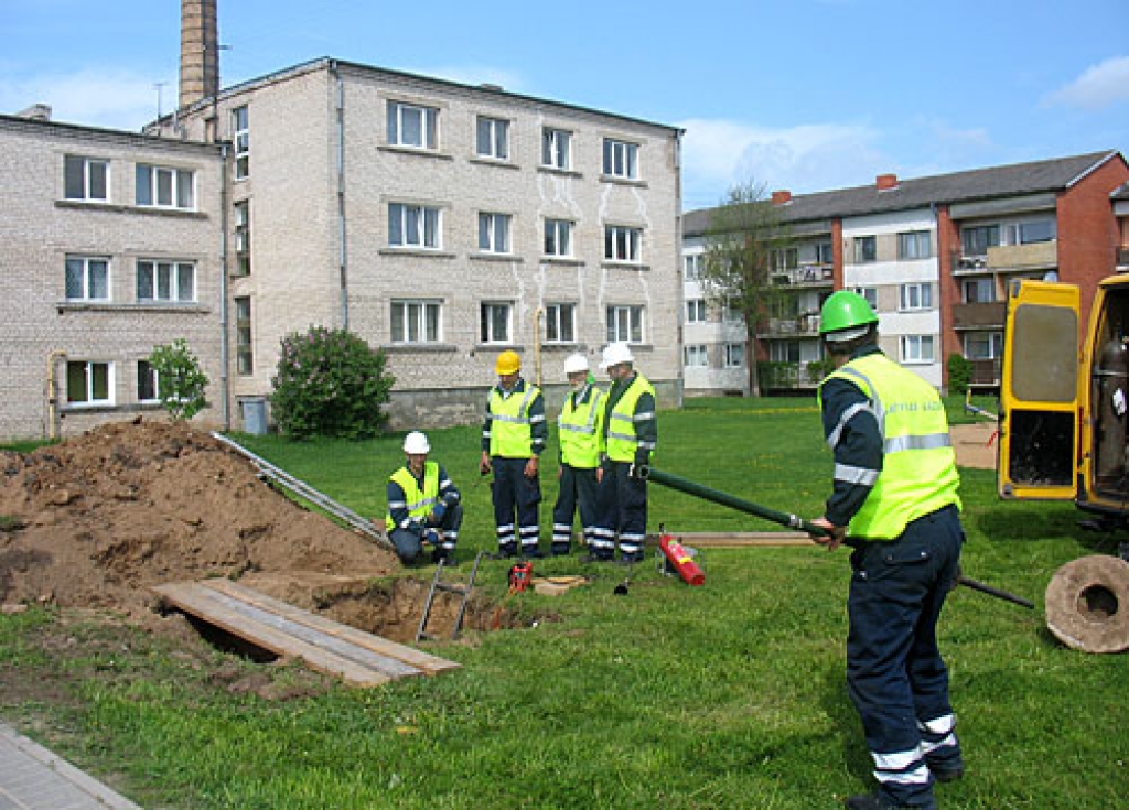 «Latvijas Gāze» mācības savieno ar reālu remontdarbu 