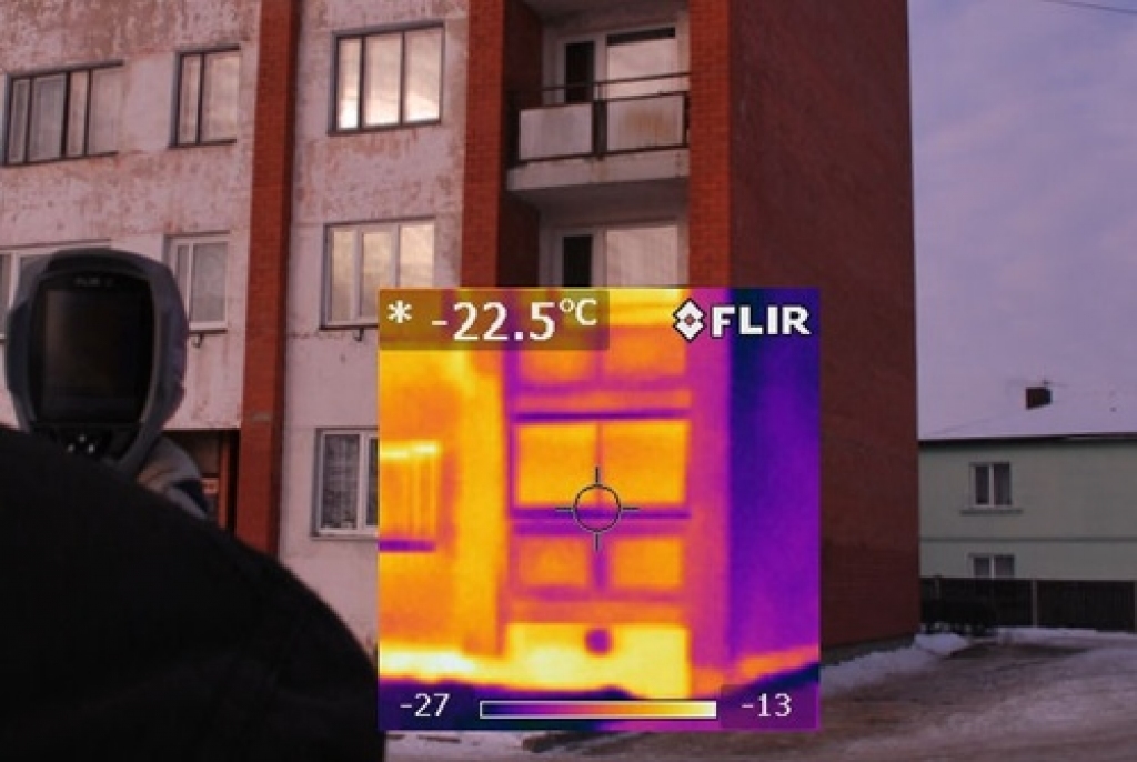Pārrunā iespējamo mājas renovāciju