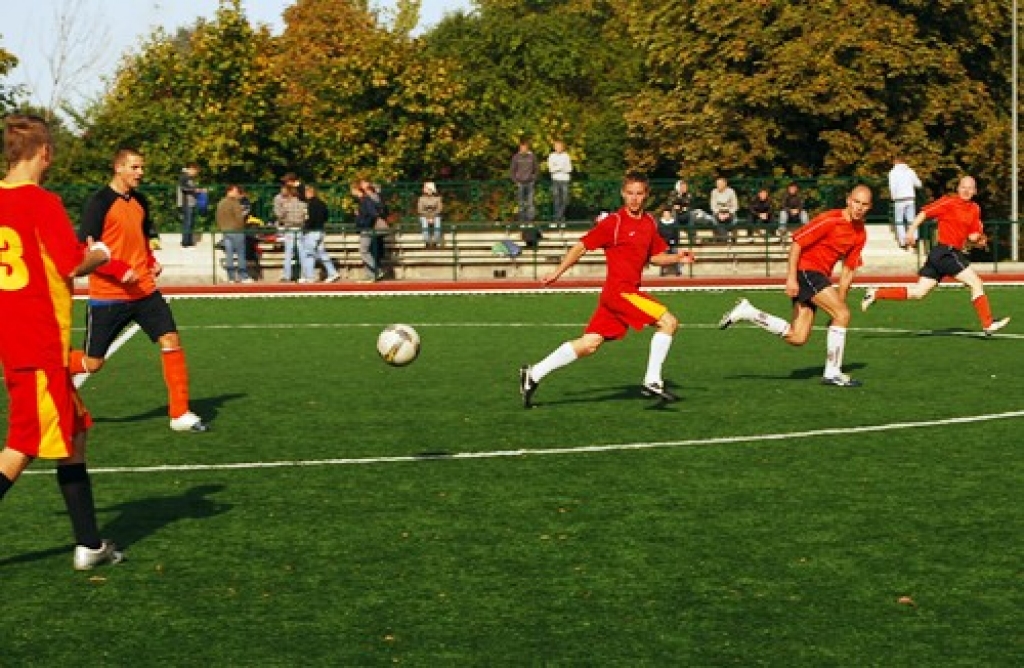 Futbola finālā Brunava pret Īslīci