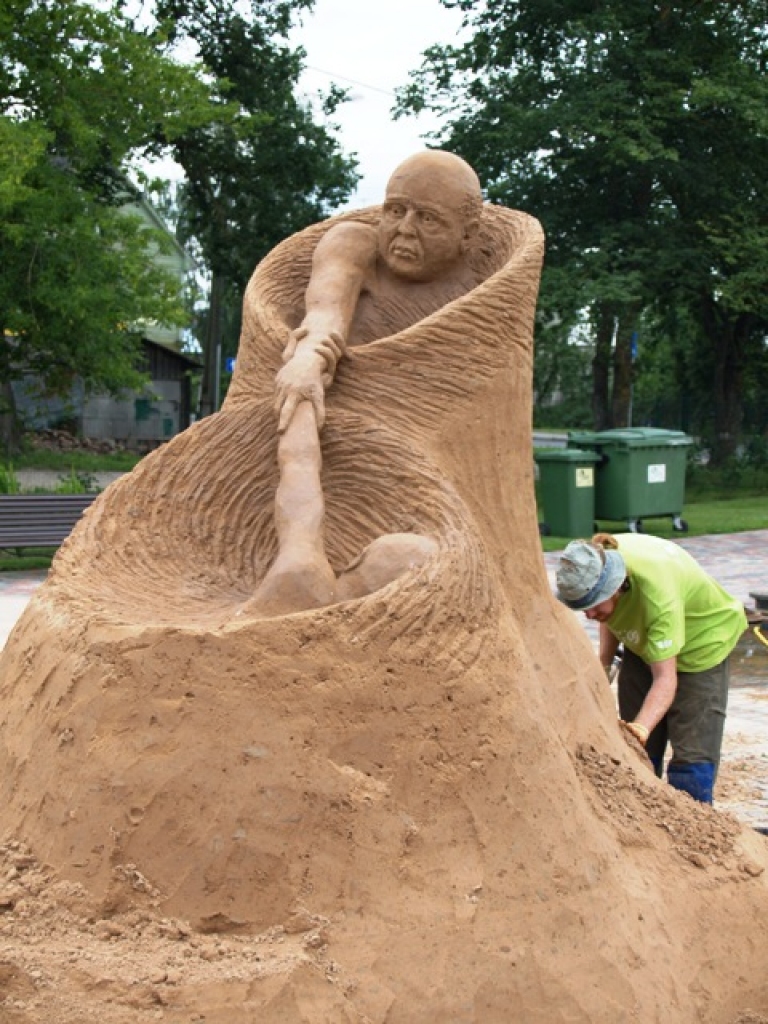 Aicina smilšu skulptūru parks