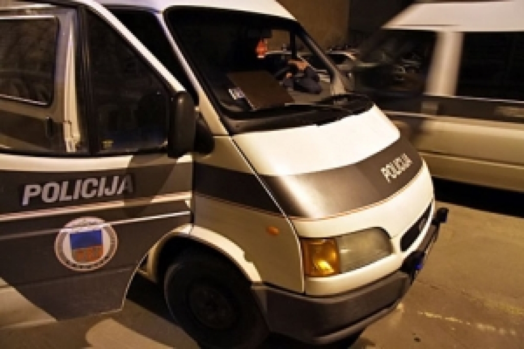 Aizturēts iespējamais narkotiku izplatītājs