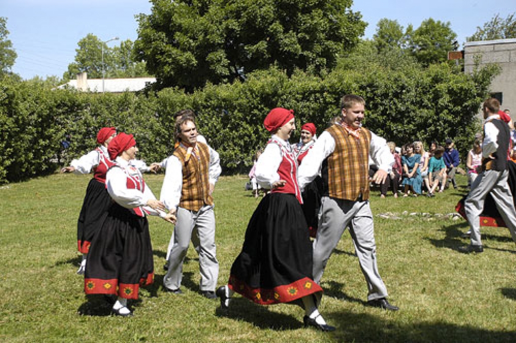 Sezonu noslēdz ar izbraukumiem «pļavā»