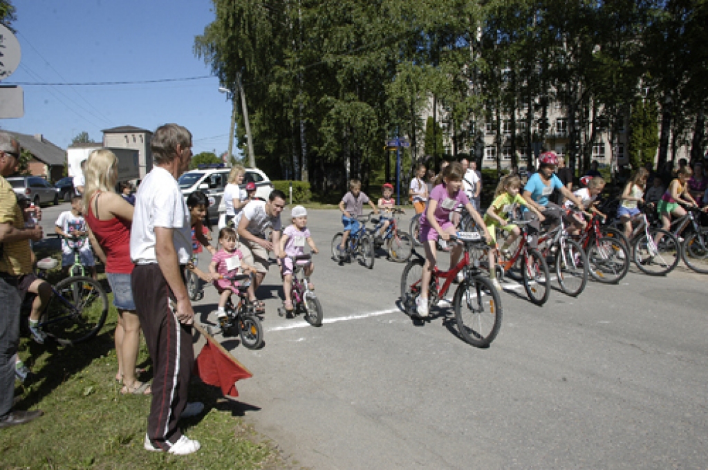 Iecavnieki turpina Sporta svētku tradīciju