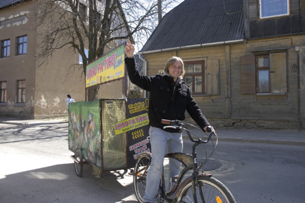 Mobilais konteiners piebrauks klāt